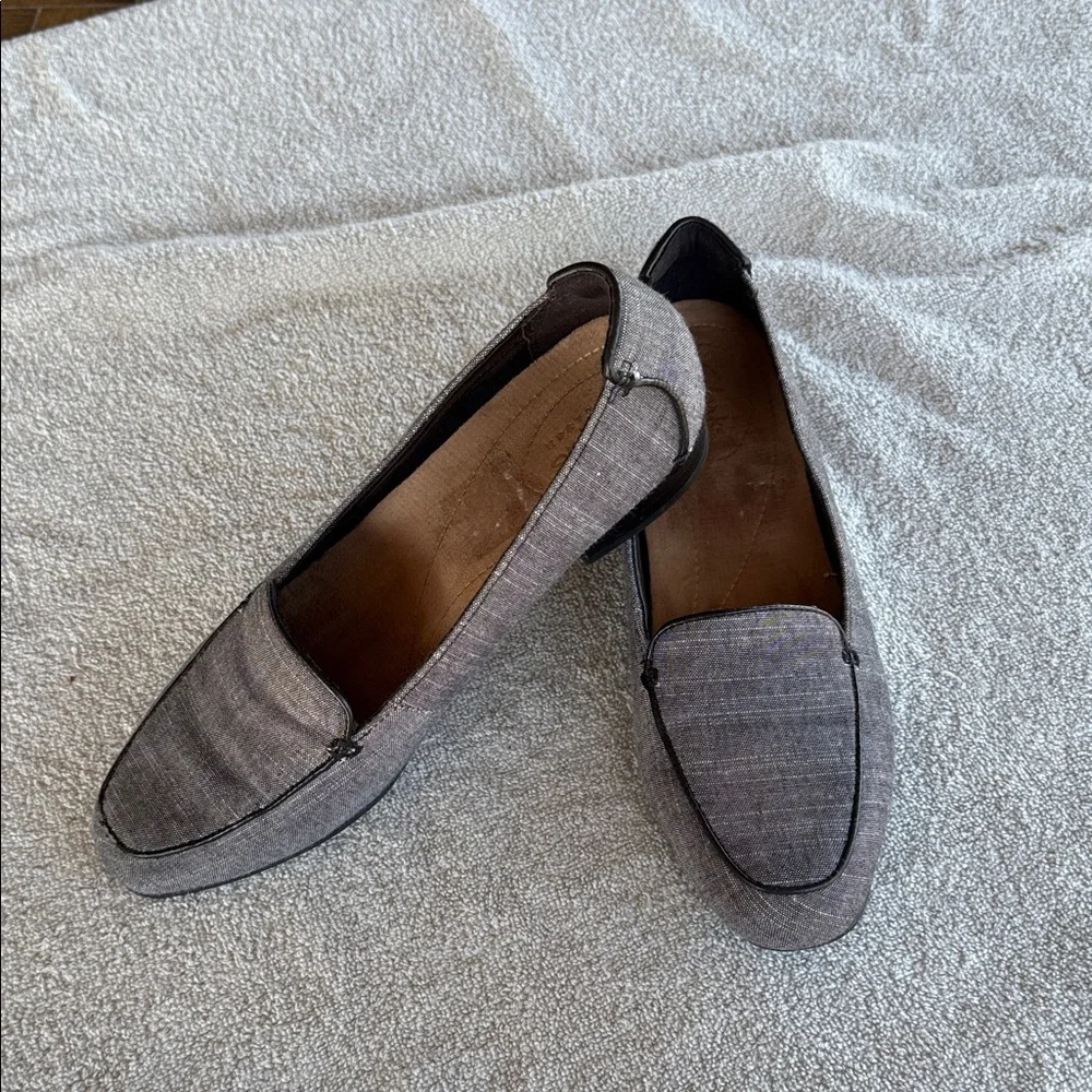 Clarks‎ Artisian loafers women’s size 7.5 7 1/2 Clark’s Keesha Luca Gray Slip-On